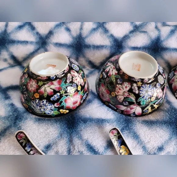 Jingdezhen 9 Peices Millefleur Famille Noire 4 Bowls, 4 Spoons & 1 Serving Spoon - Picture 7 of 12